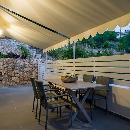 V&v Boutique ארגוסטולי