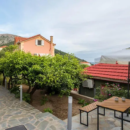 V&v Boutique ארגוסטולי